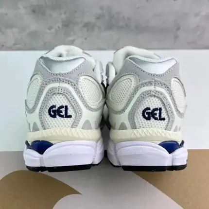 Asics GEL-NYC [33 Colors, versión blanca